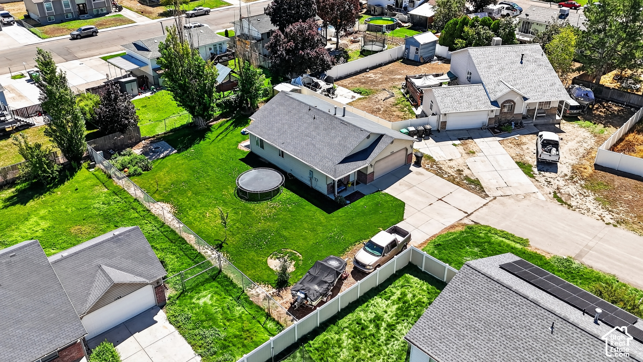 main property photo 18
