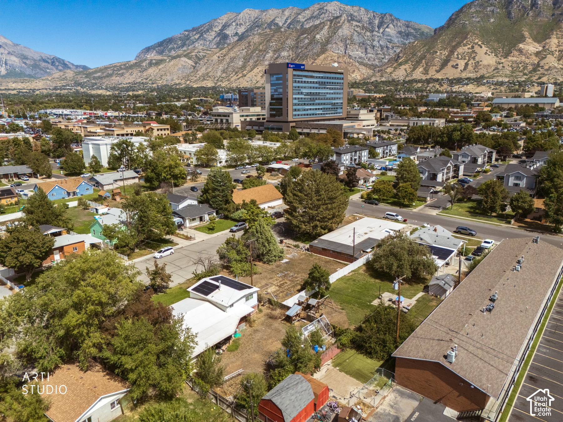 main property photo 16