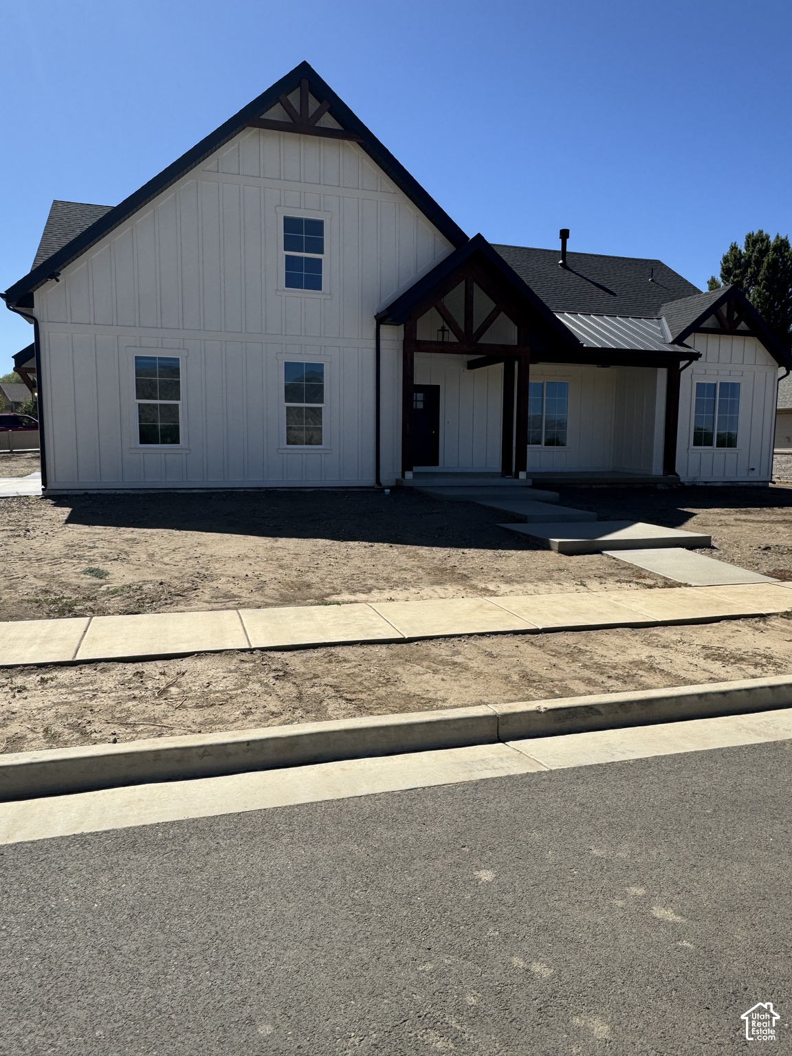 main property photo 6