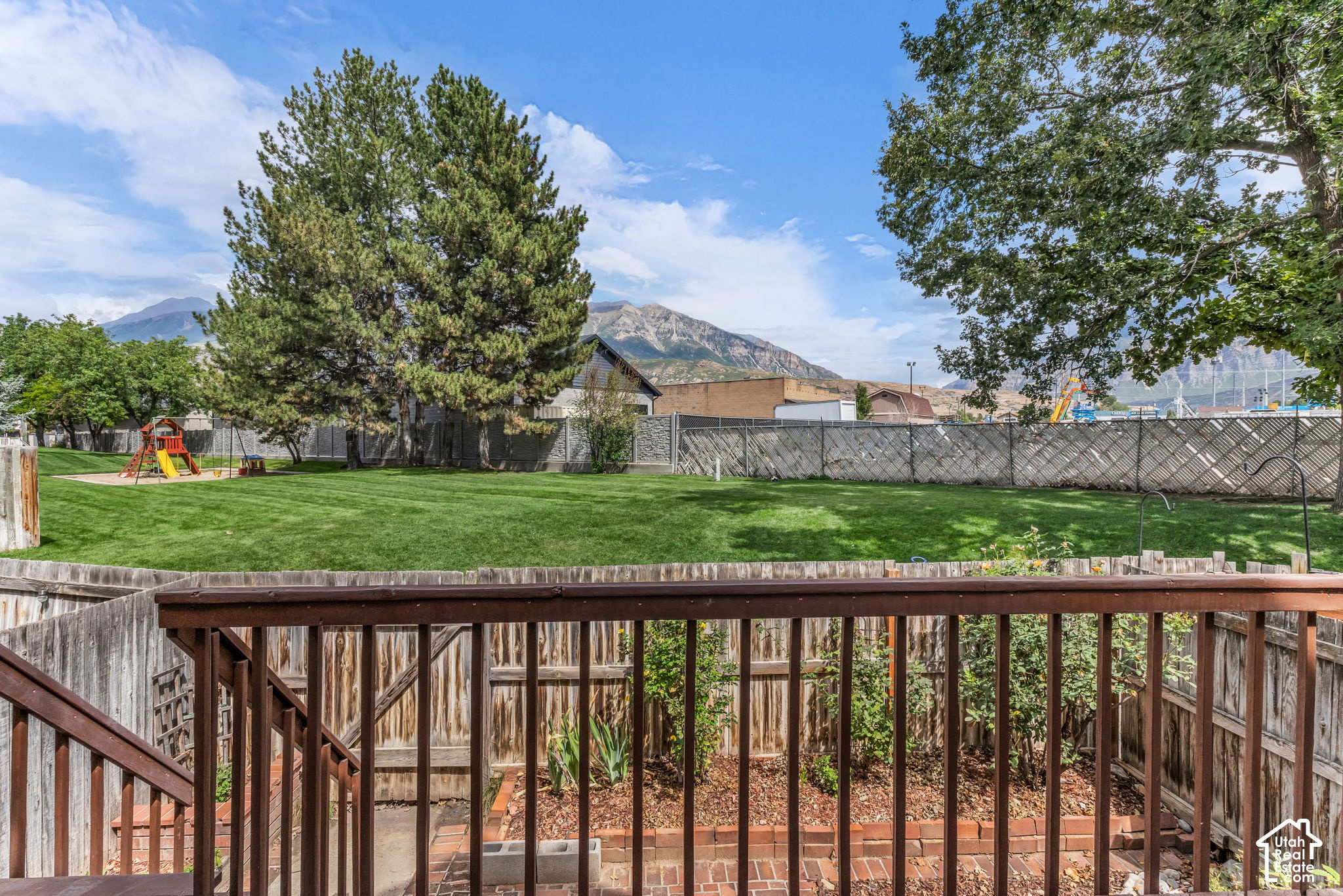 main property photo 28