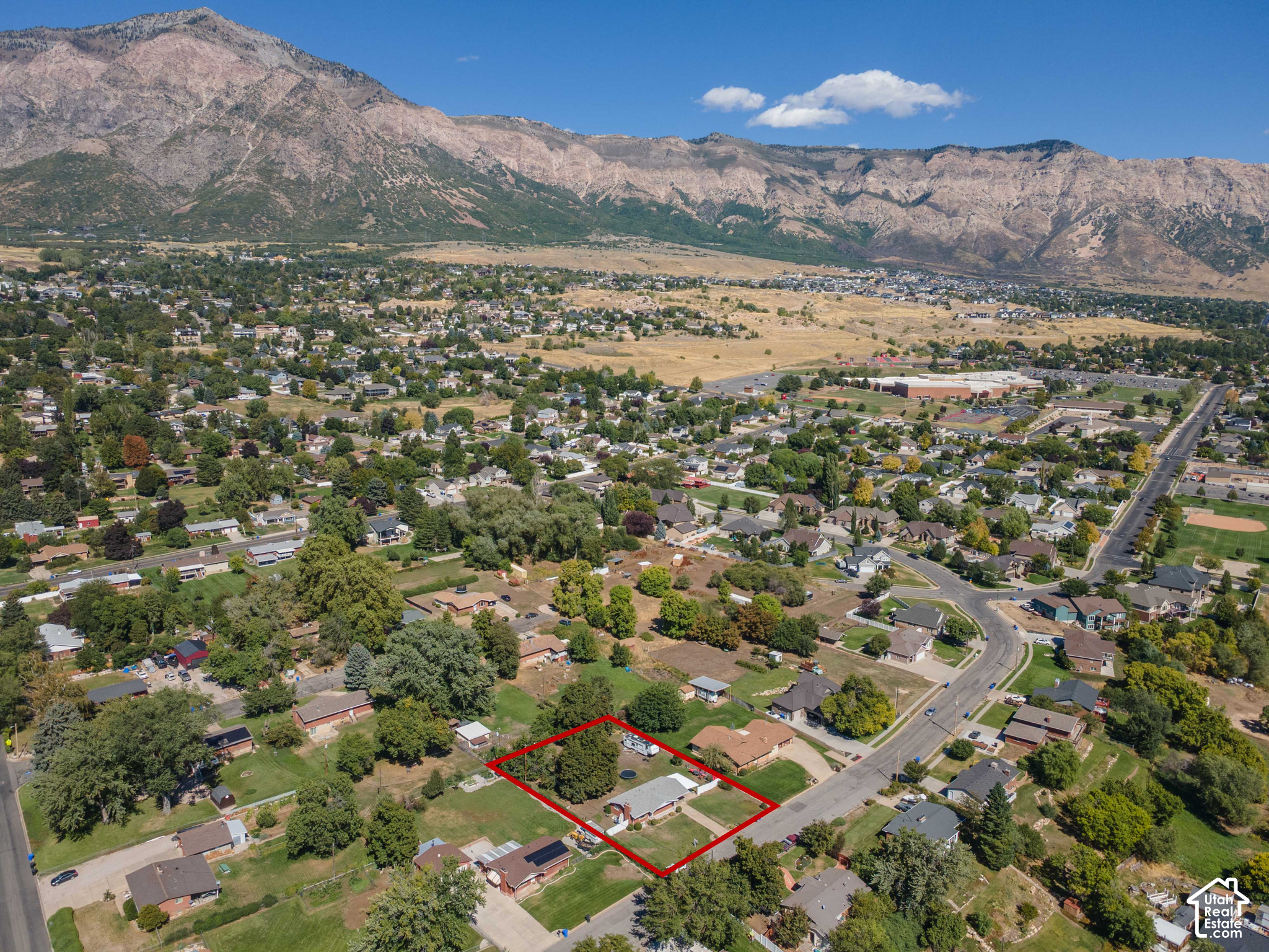 main property photo 28
