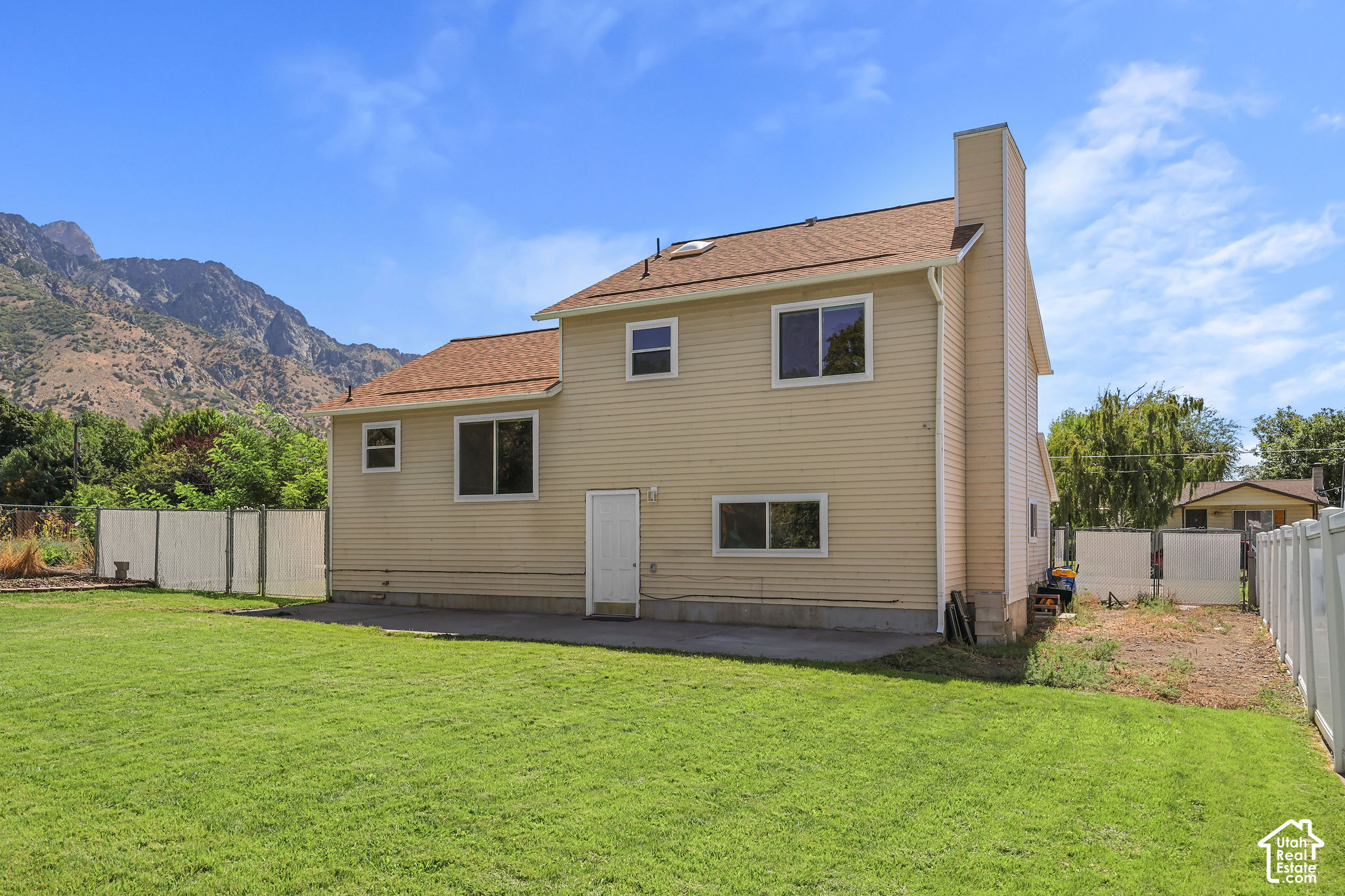 main property photo 28