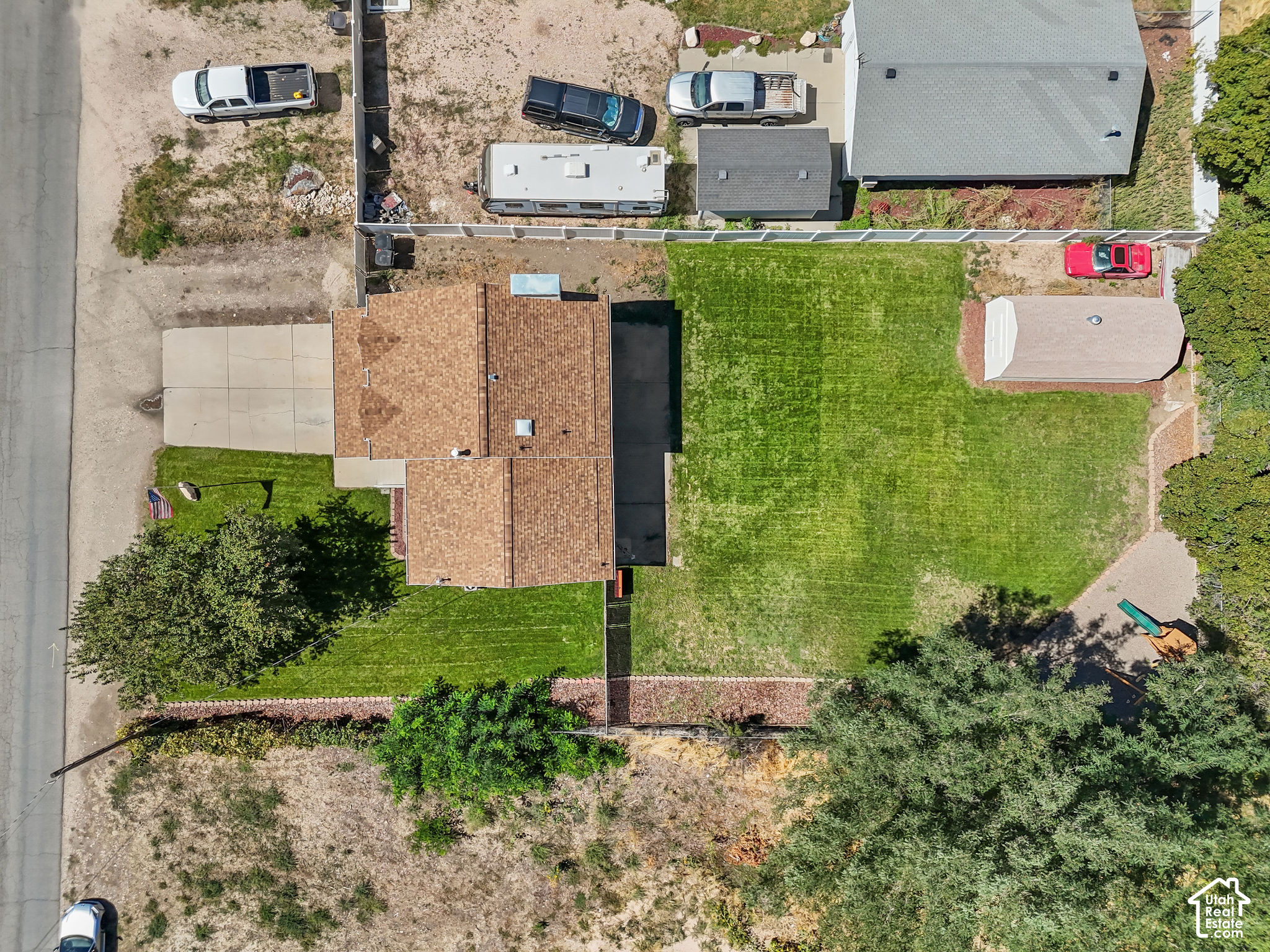 main property photo 34