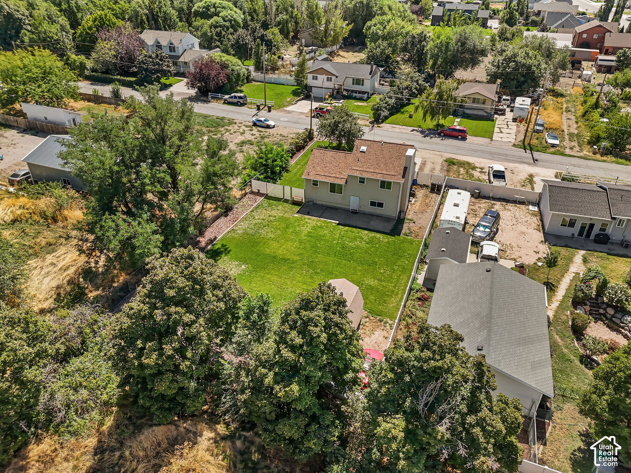 main property photo 35