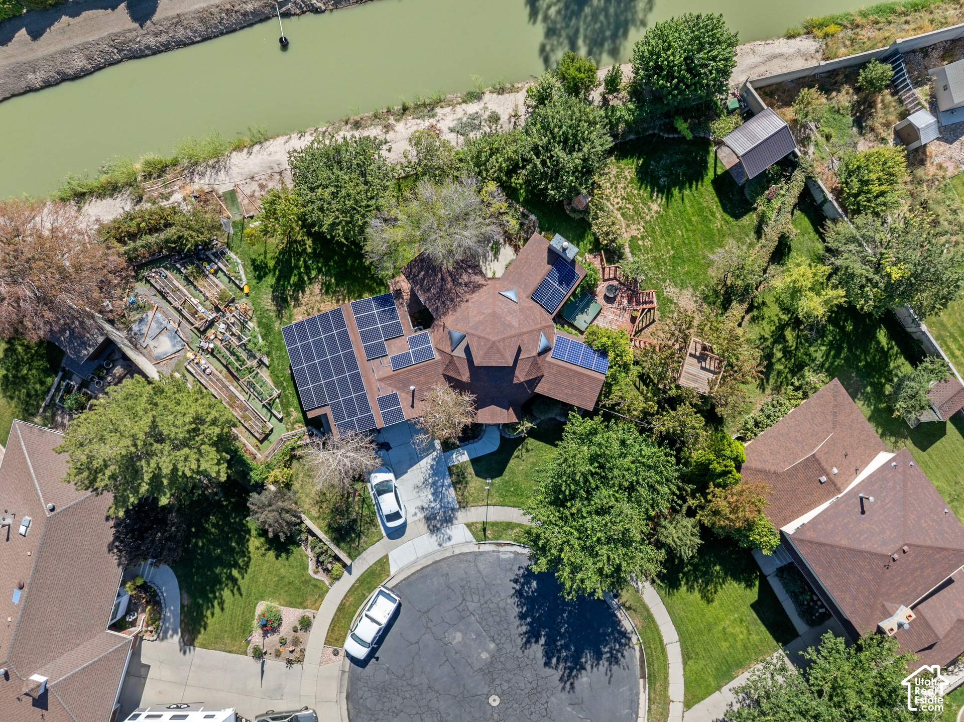 main property photo 35