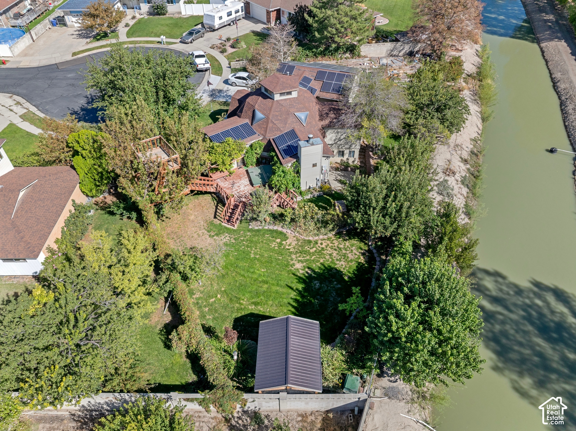 main property photo 36