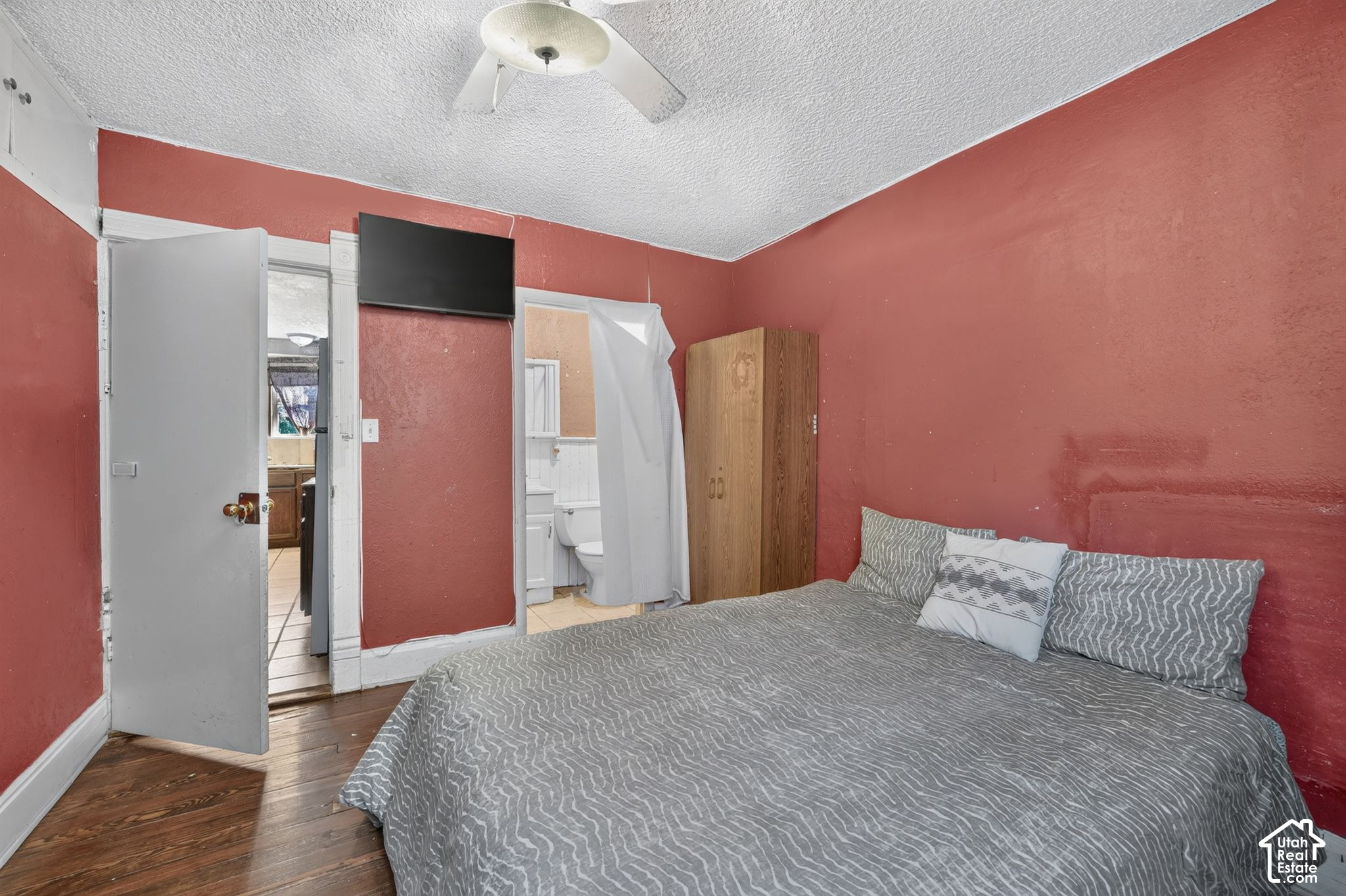 main property photo 17