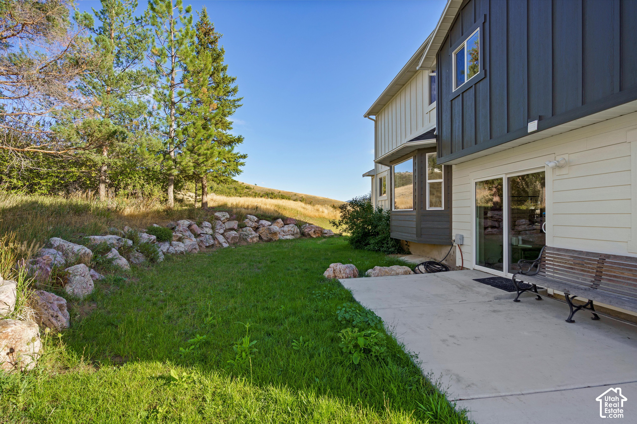 main property photo 40