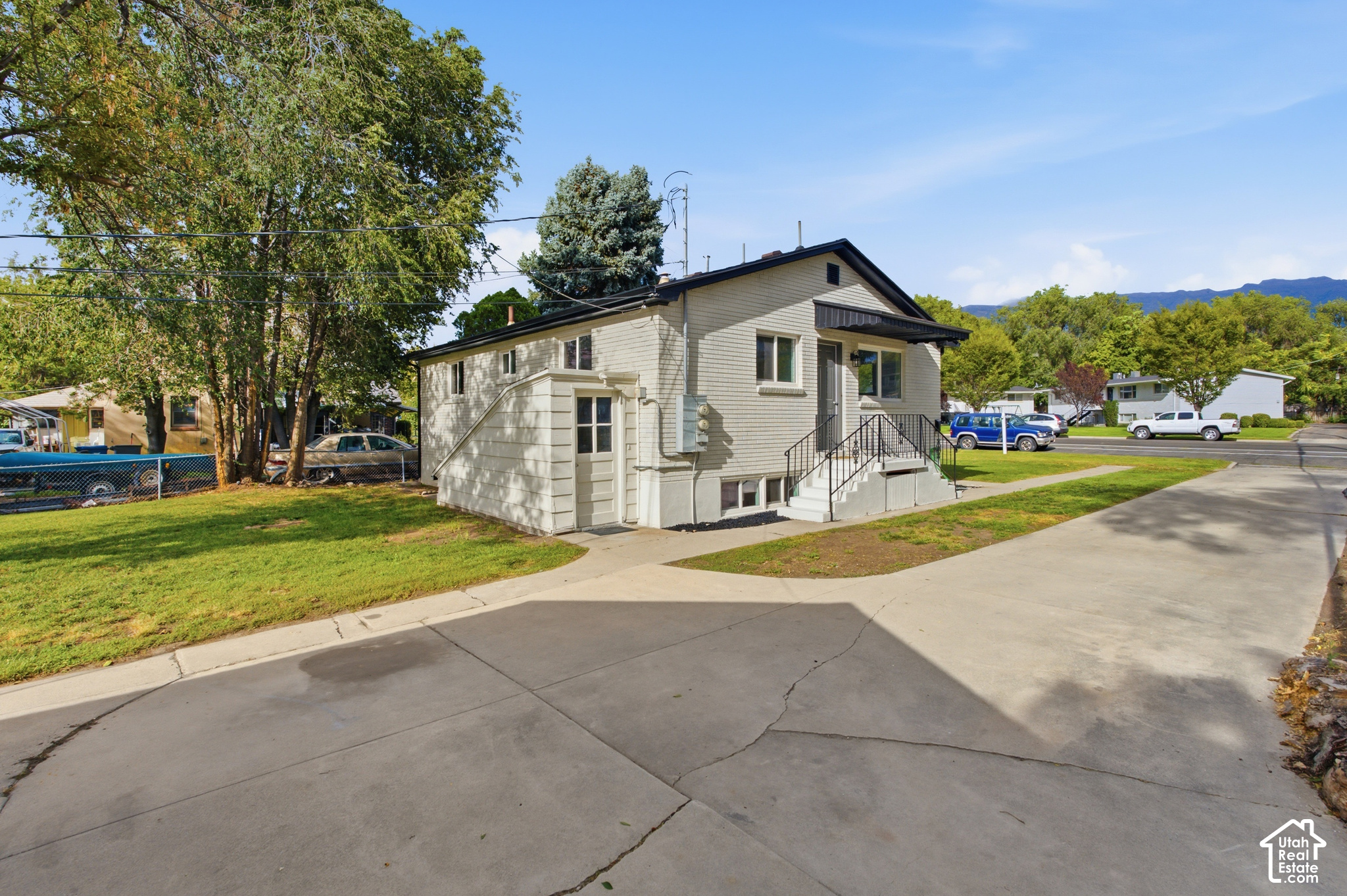 main property photo 25