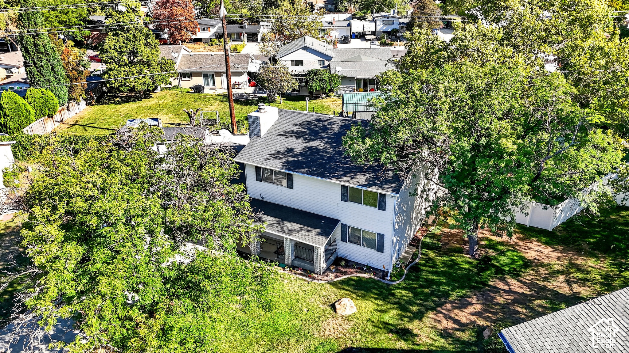 main property photo 40