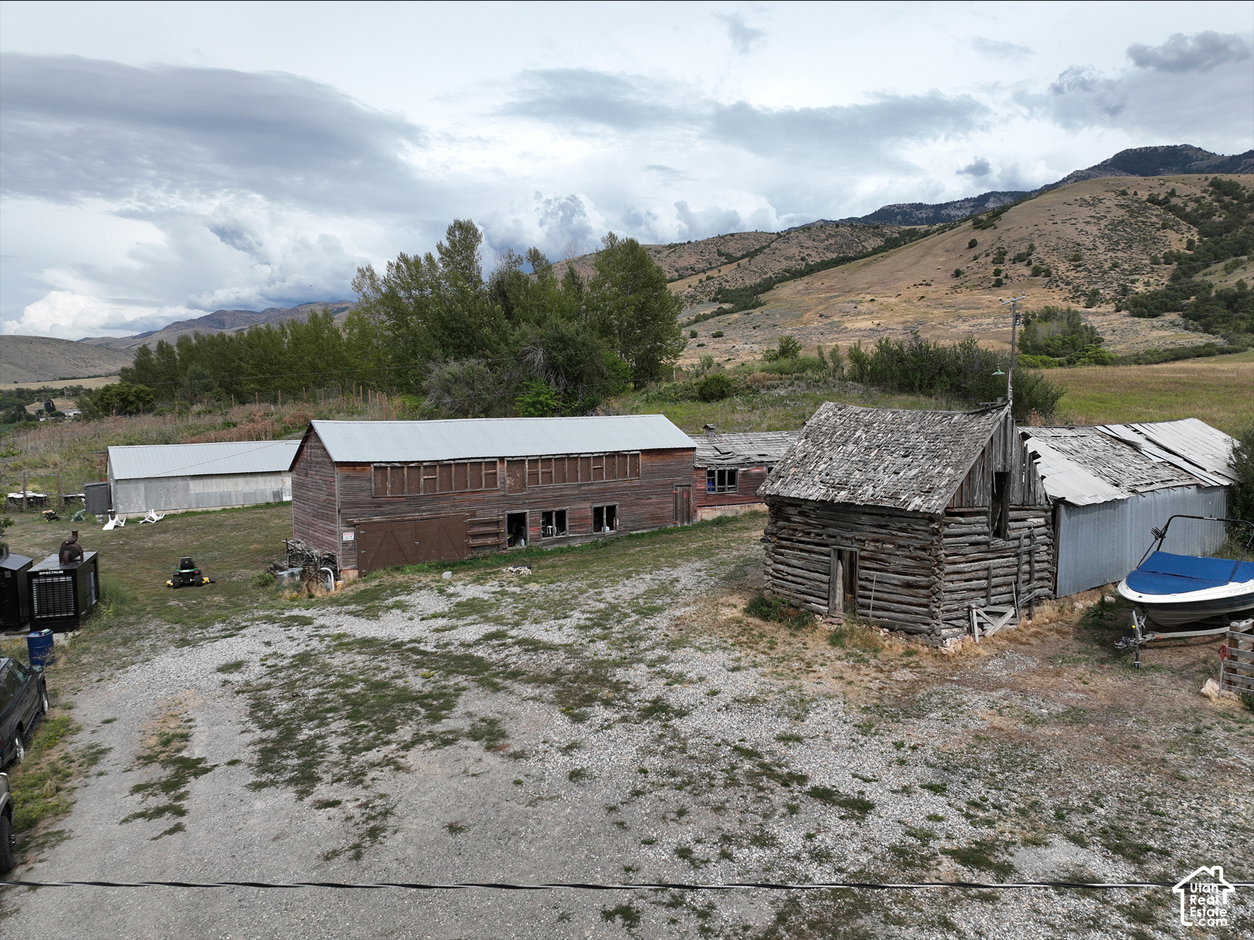 main property photo 19