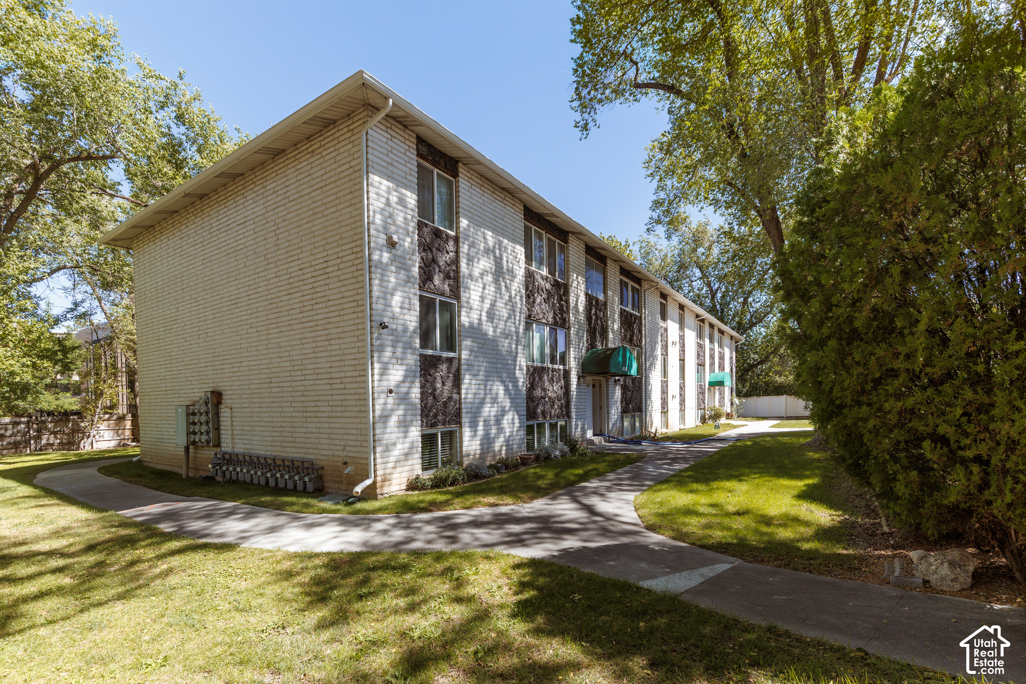 main property photo 13