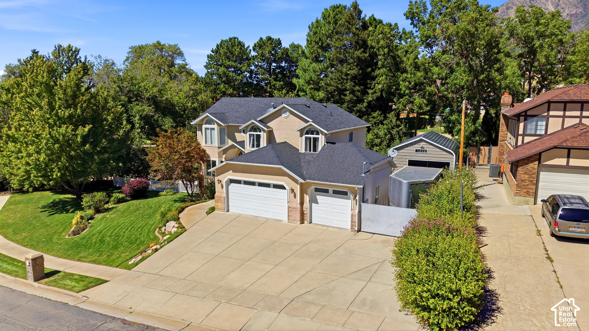 main property photo 6