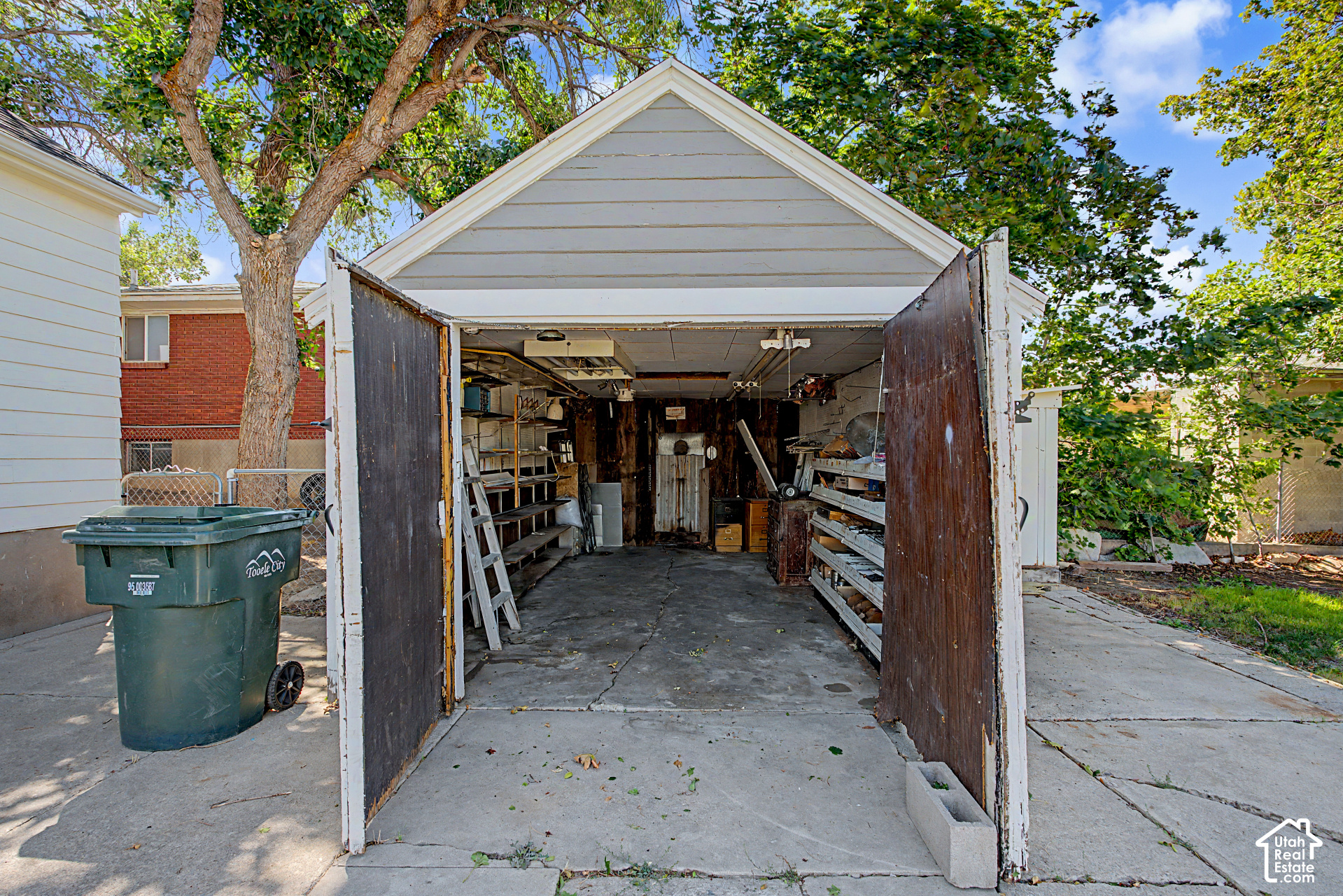 main property photo 22