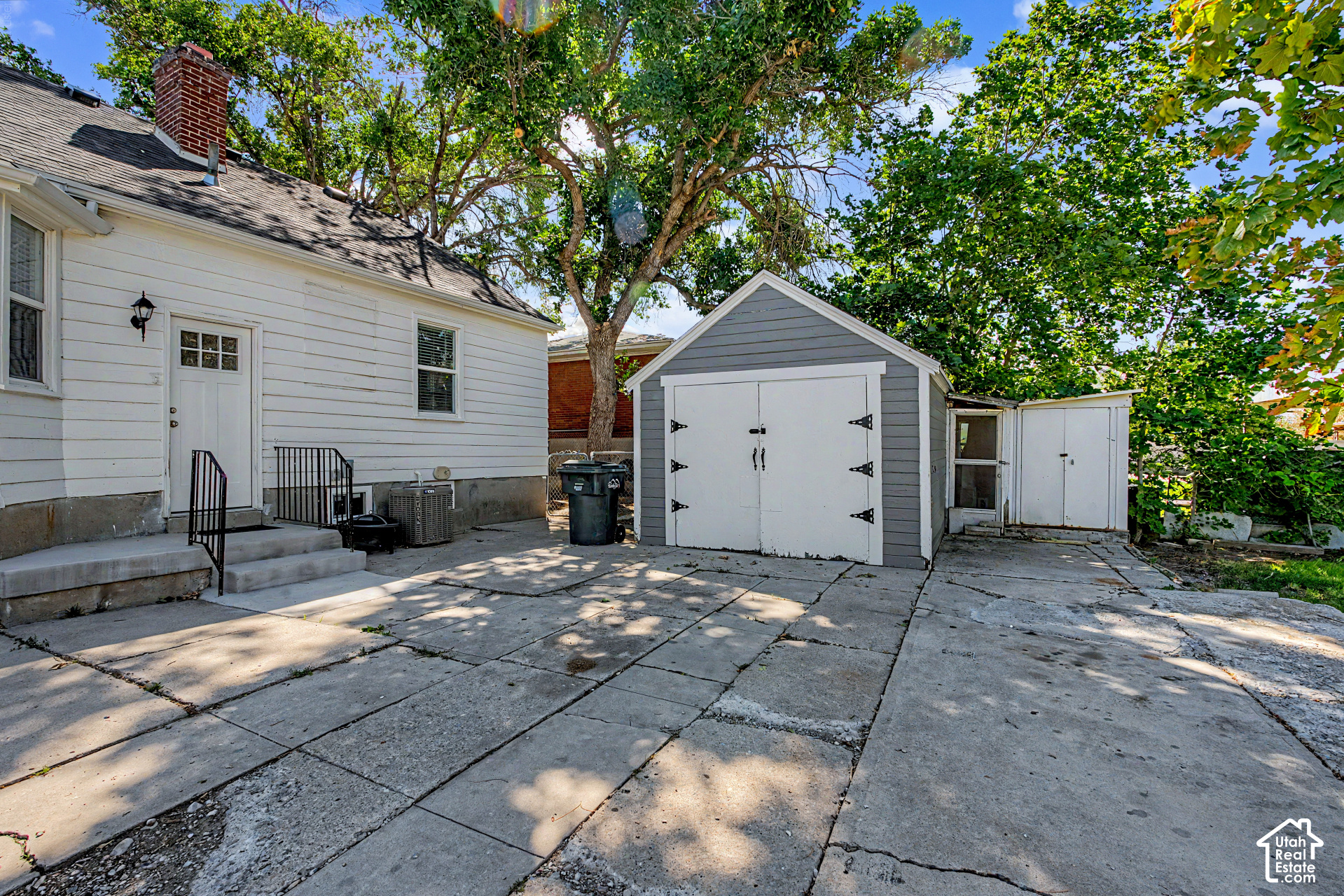 main property photo 23