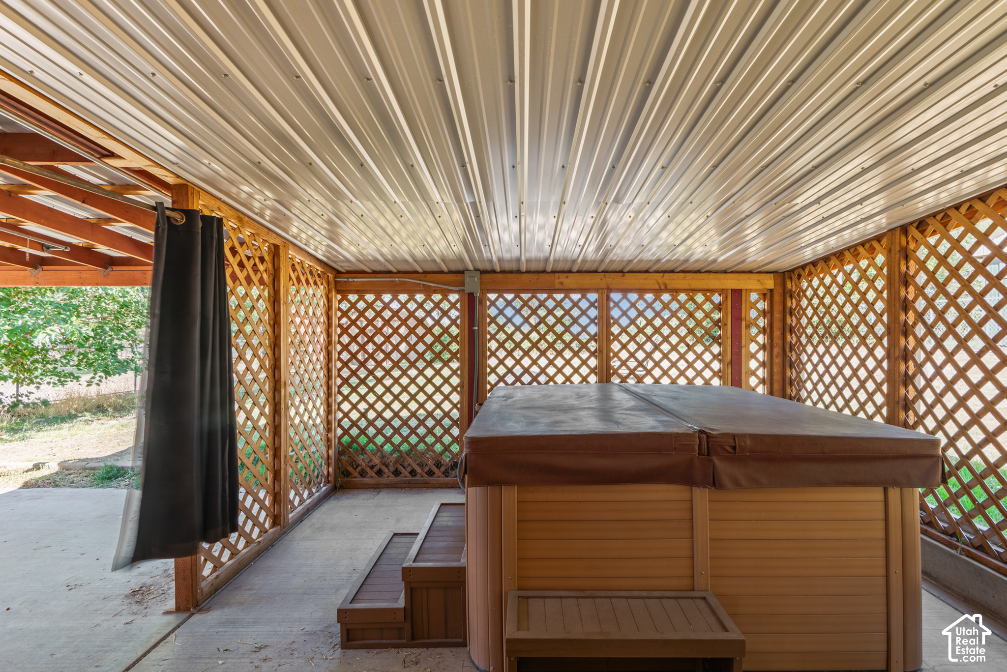 main property photo 24