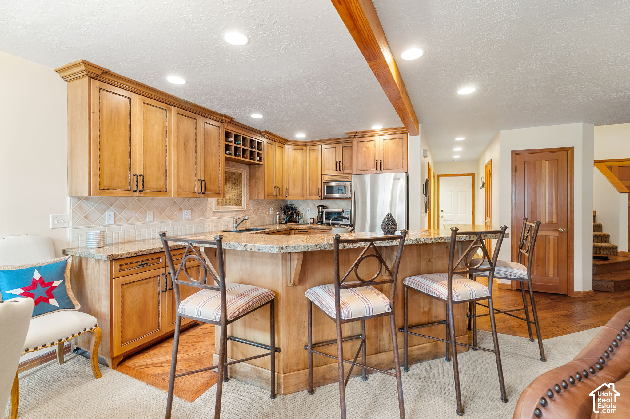 main property photo 4