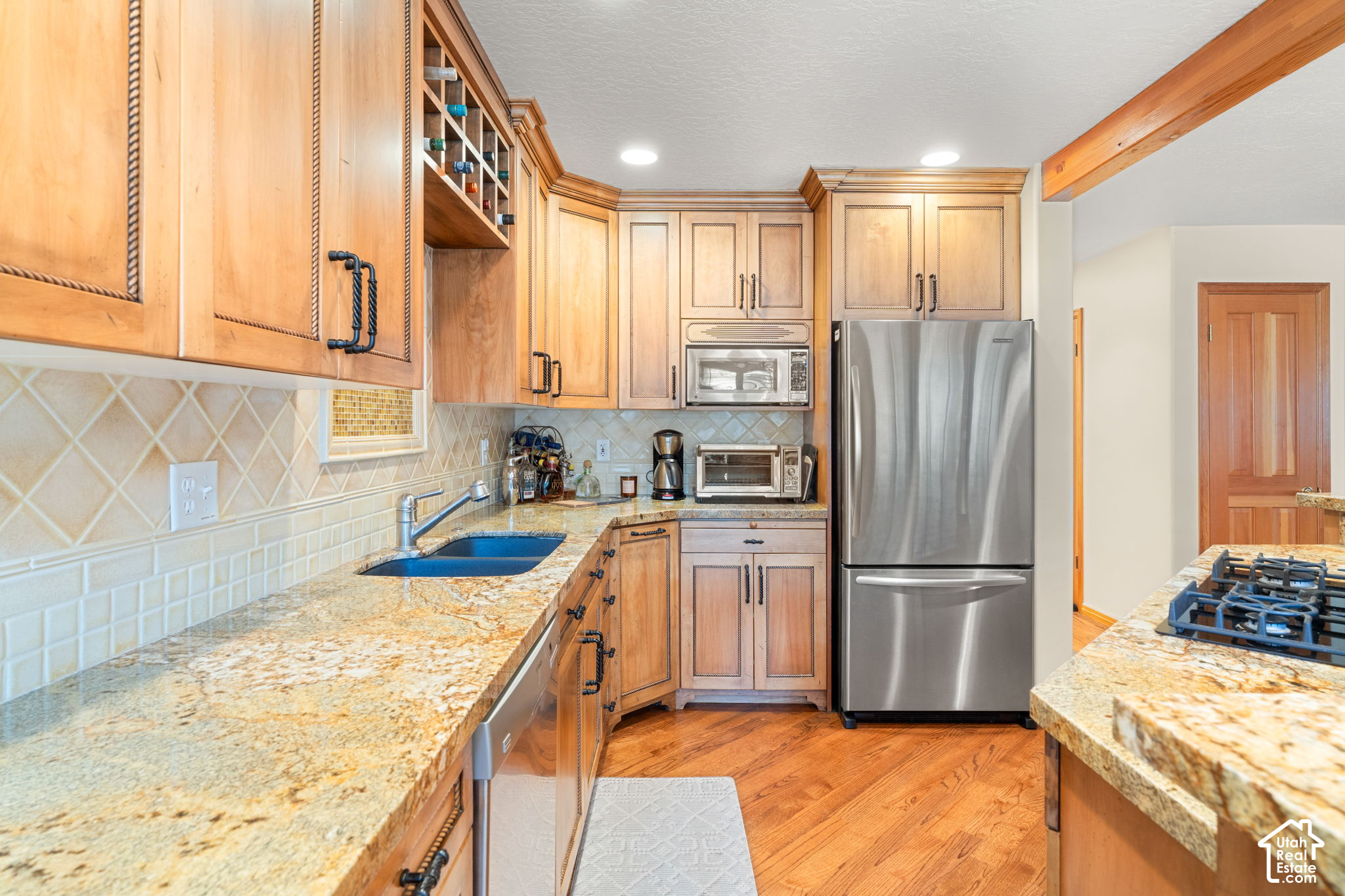 main property photo 9
