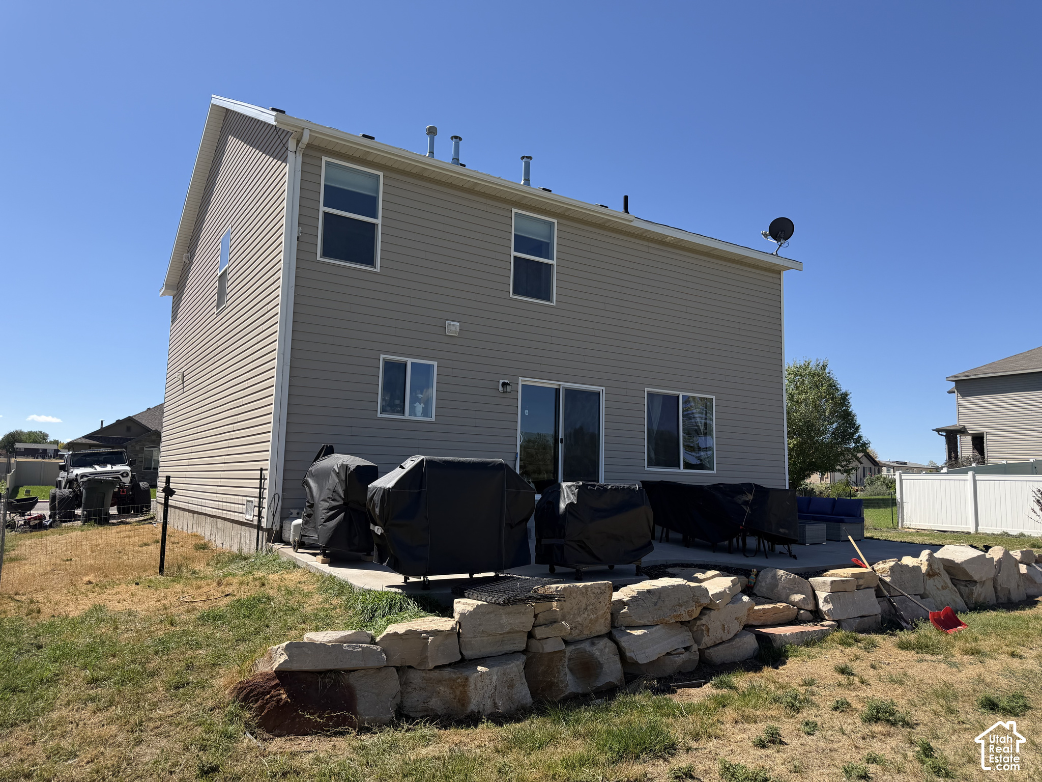 main property photo 41