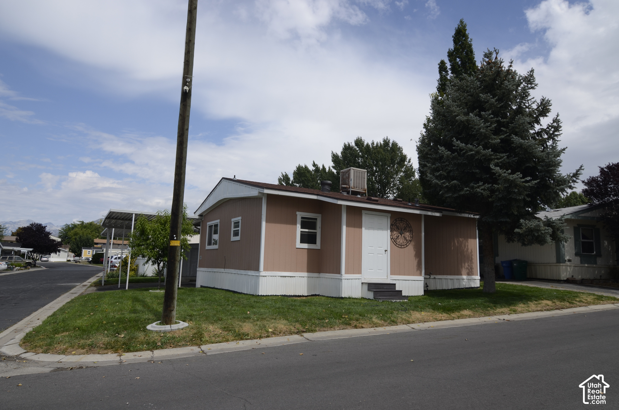 main property photo 28