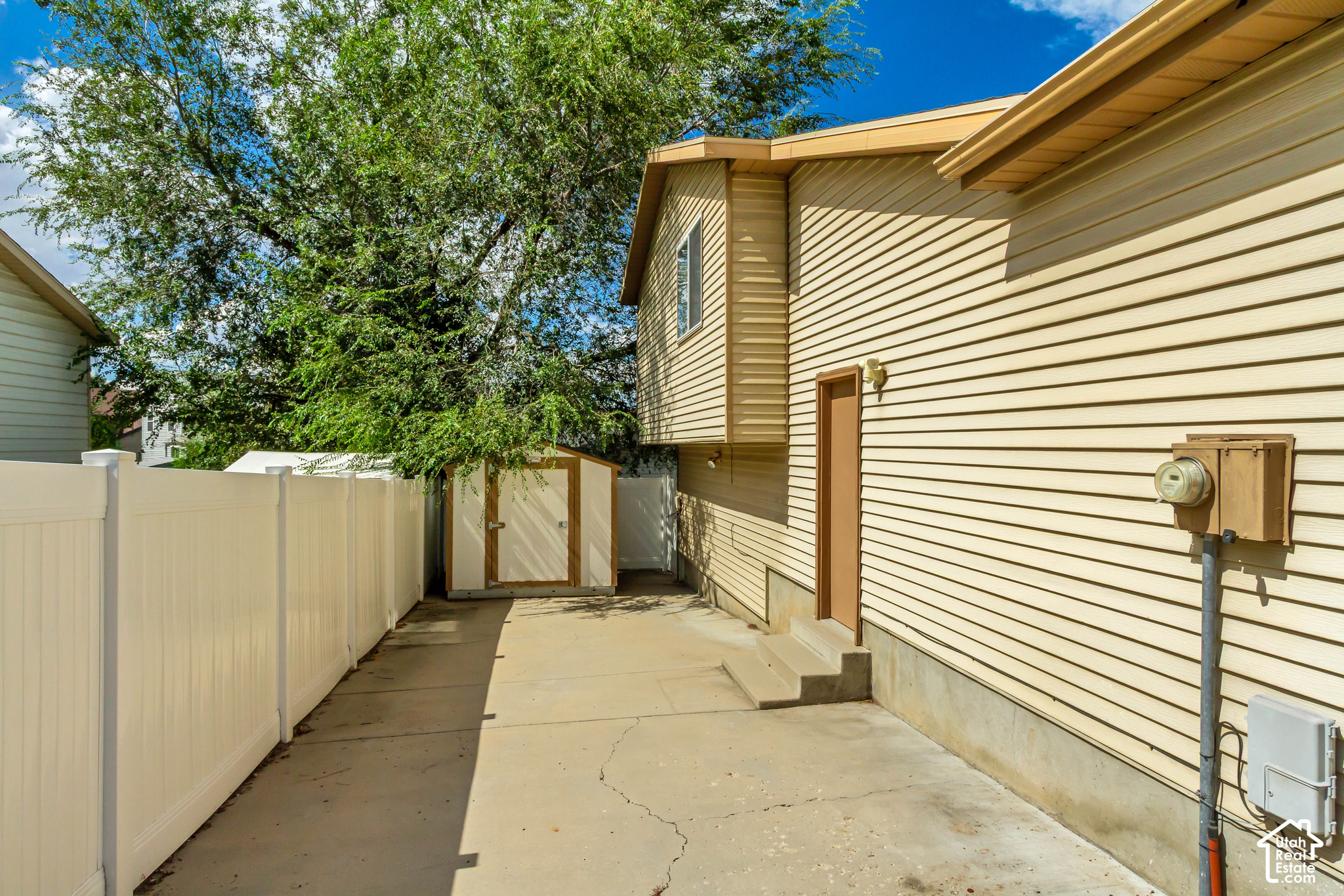 main property photo 31