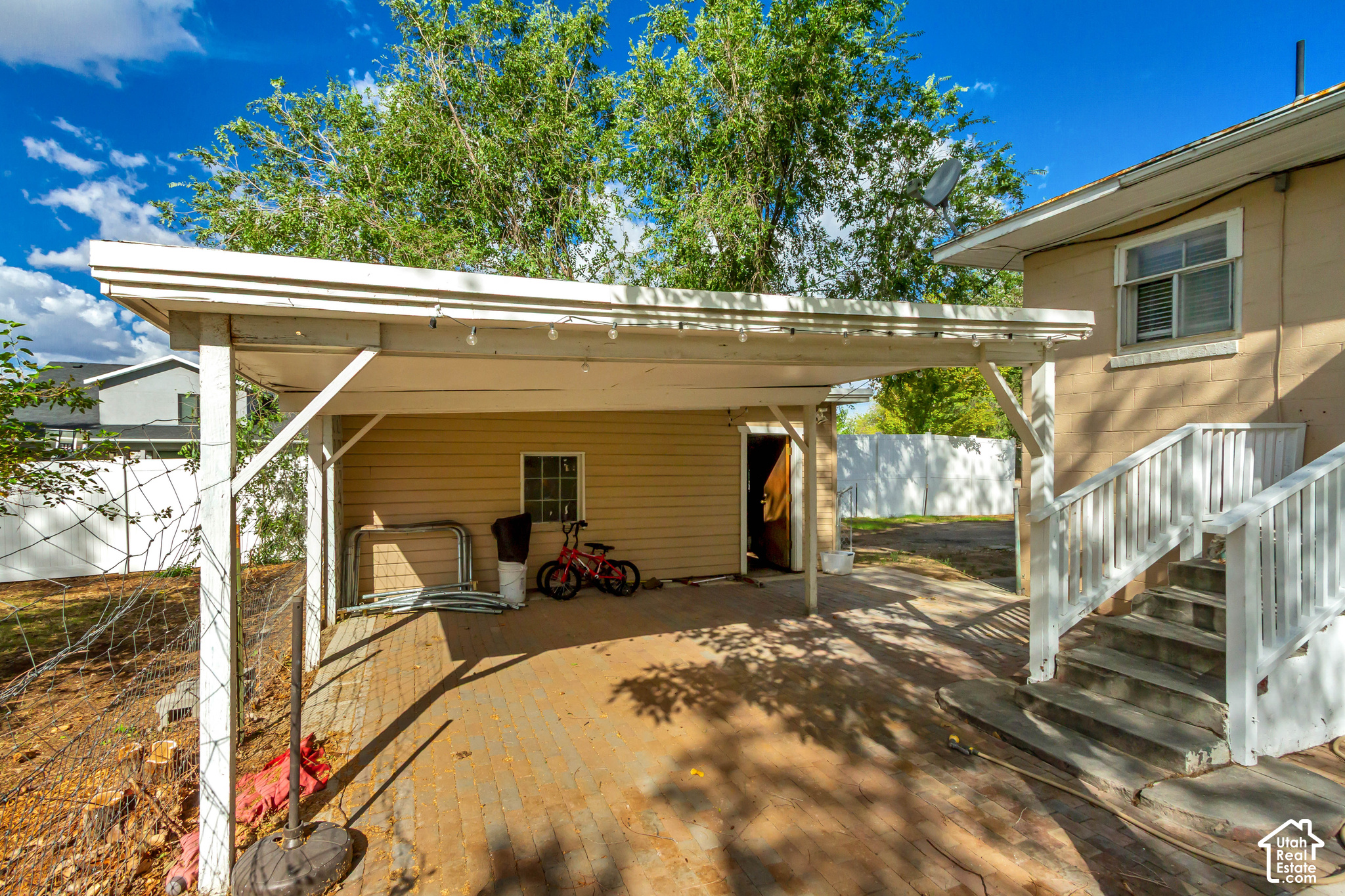 main property photo 16
