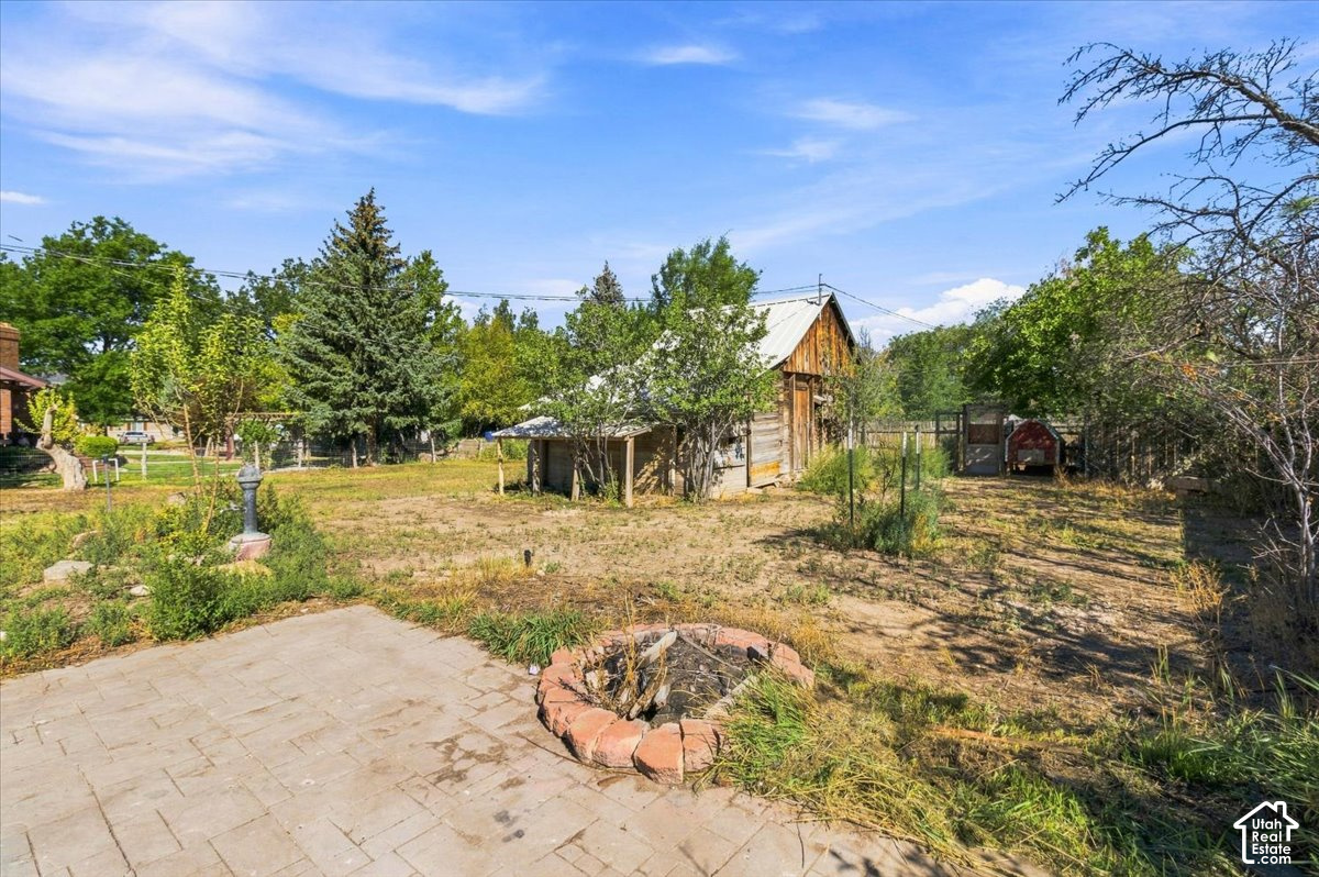 main property photo 28