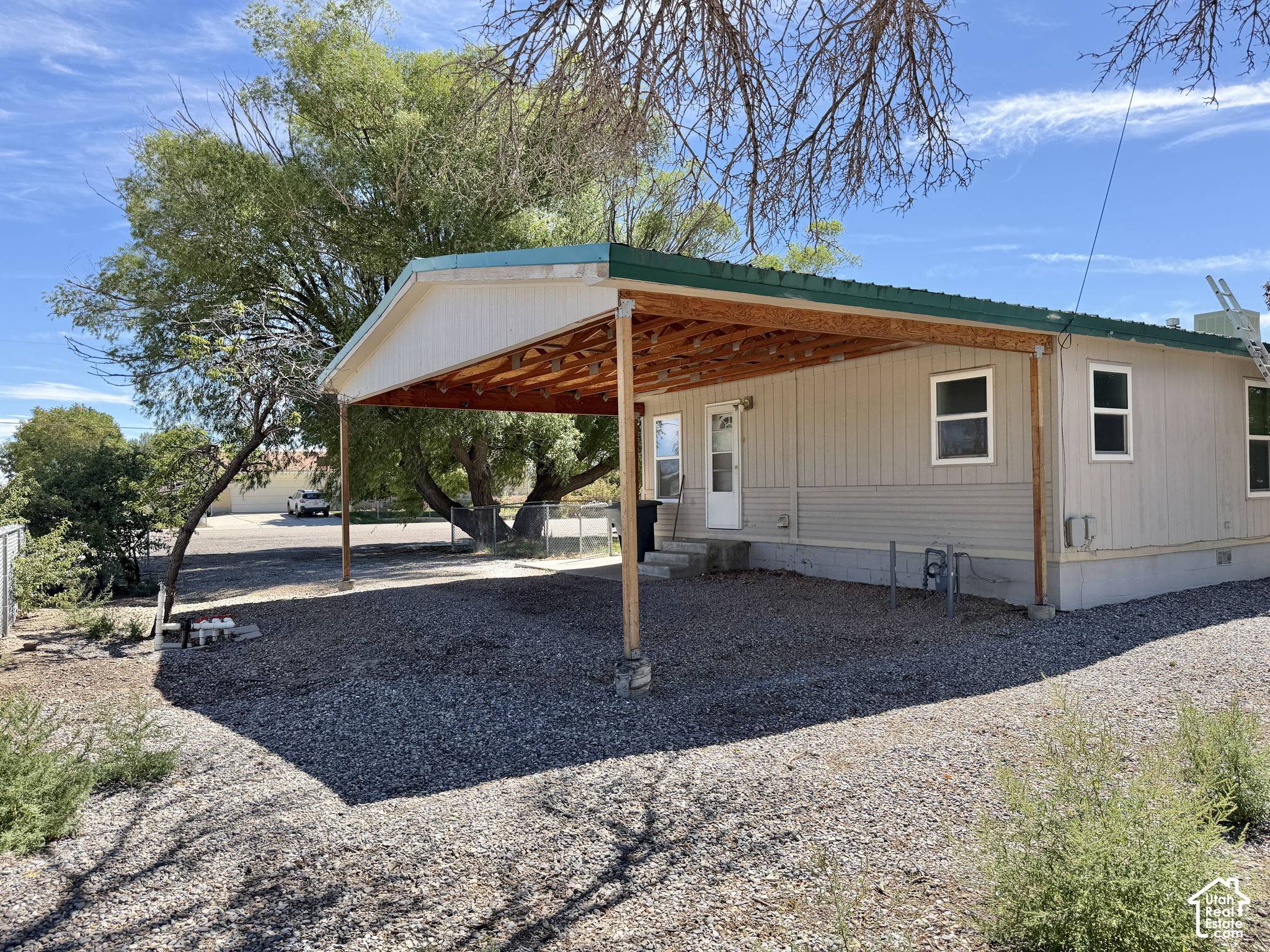 main property photo 27