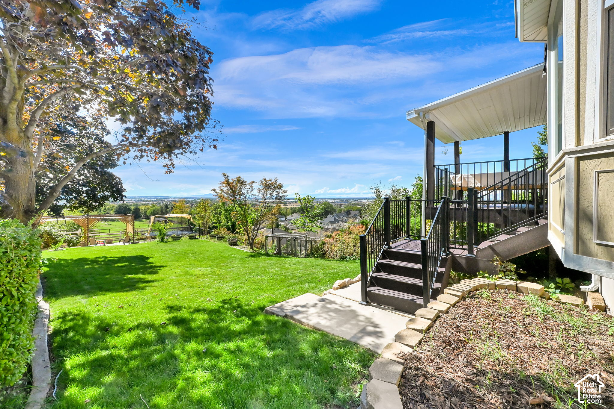 main property photo 23