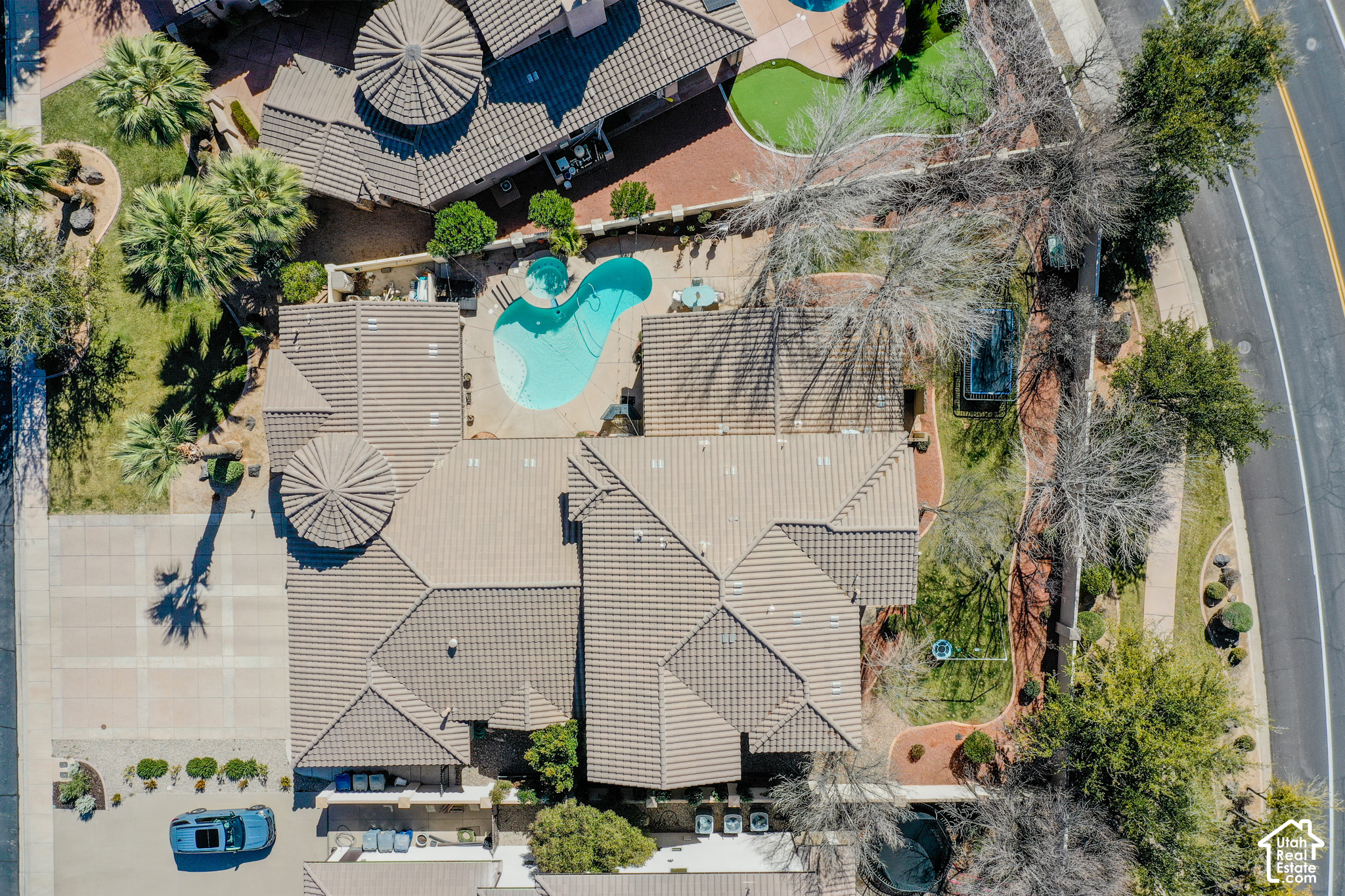 main property photo 4