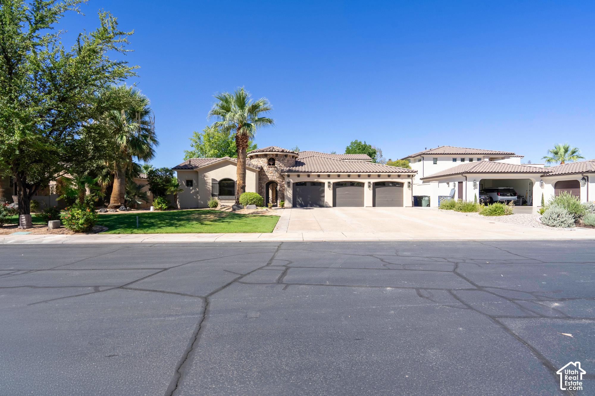 main property photo 6