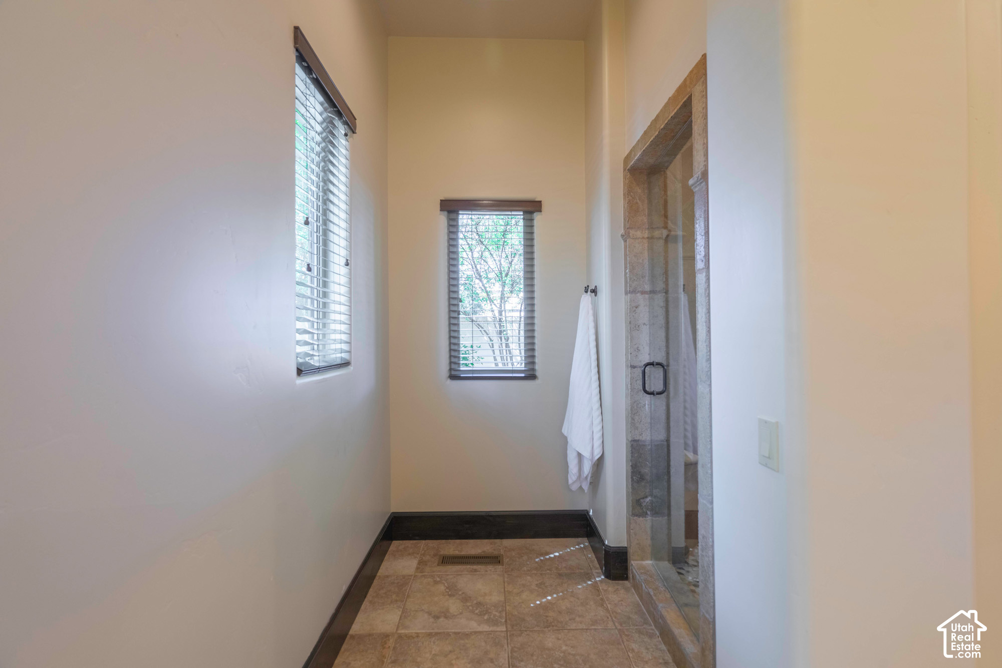 main property photo 78