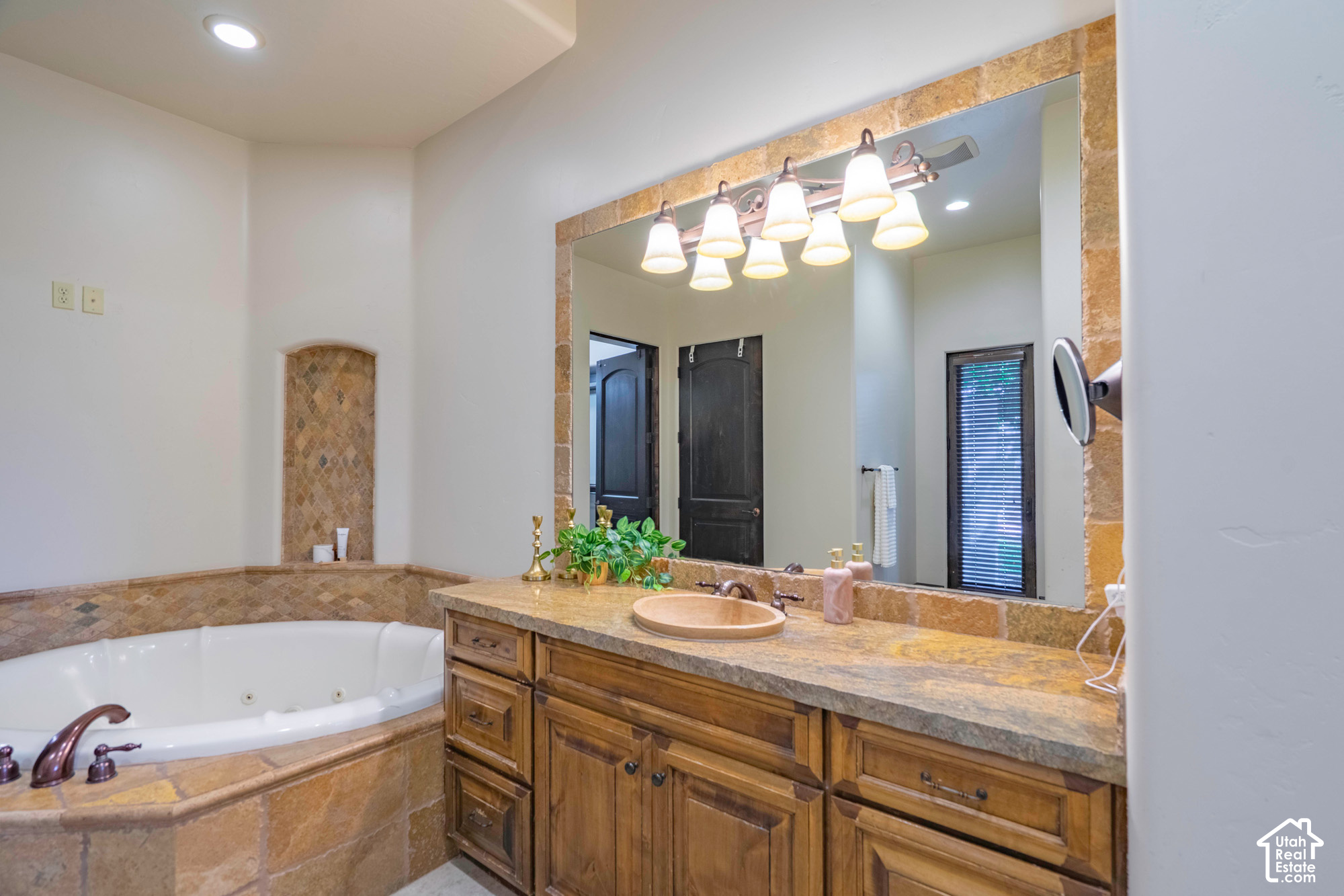 main property photo 80