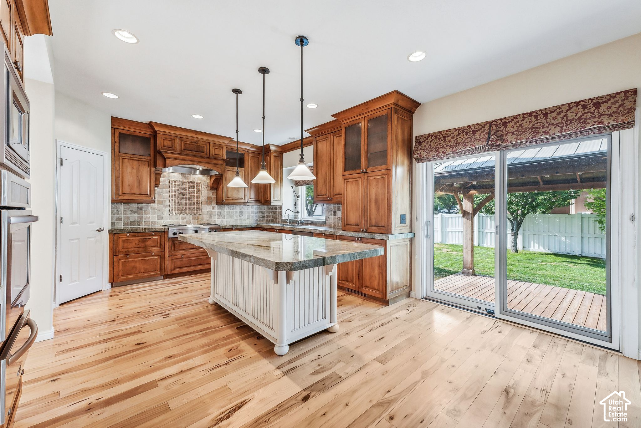 main property photo 18