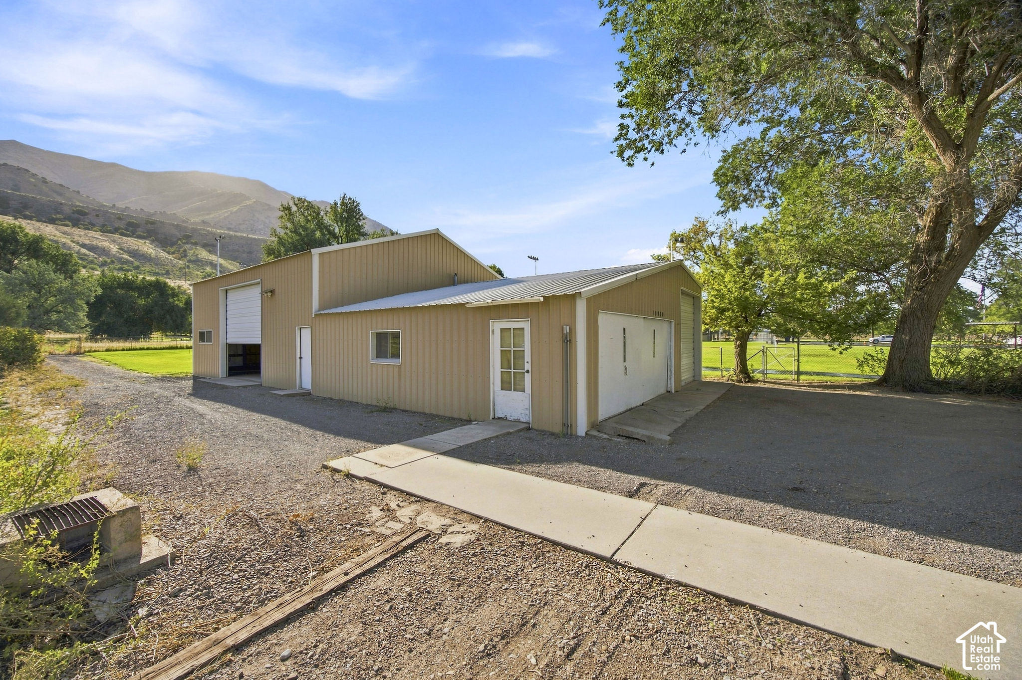main property photo 18