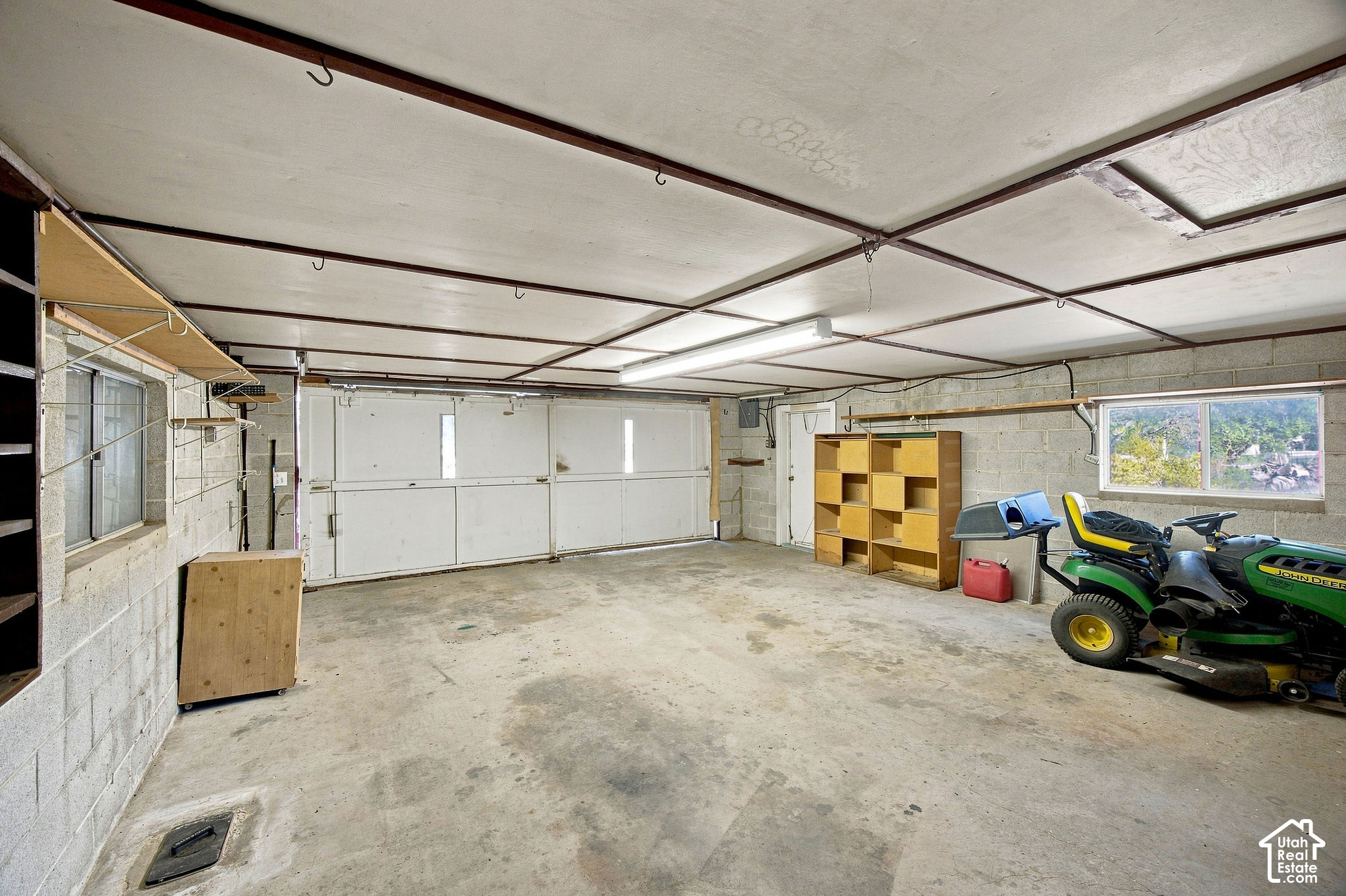 main property photo 20