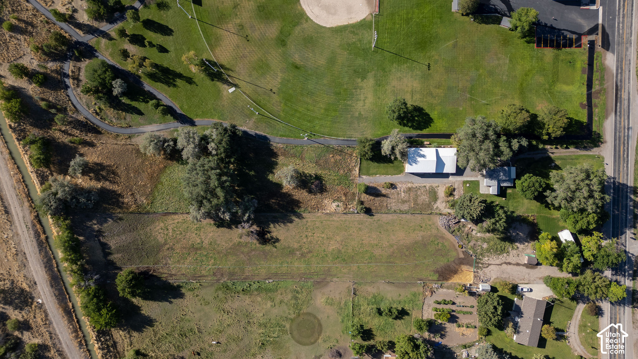 main property photo 33