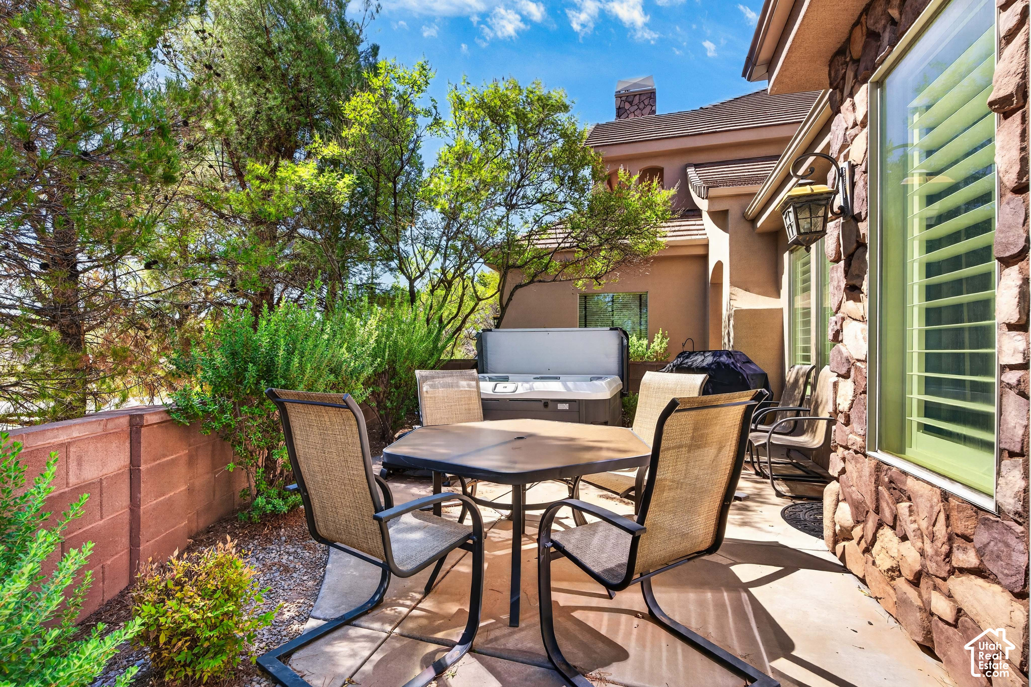 main property photo 12