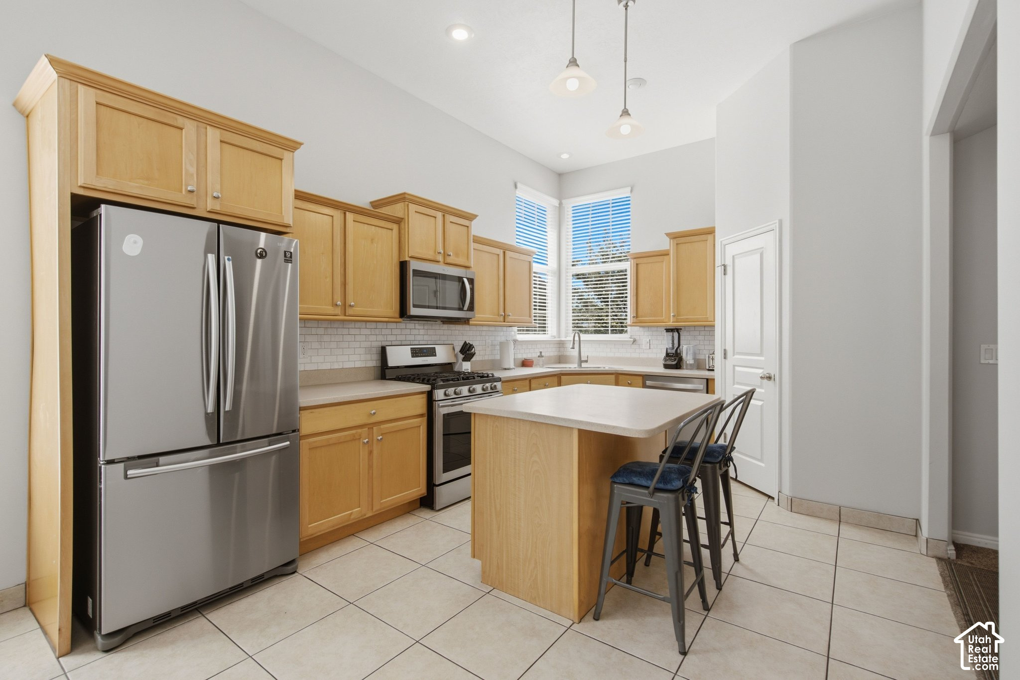 main property photo 8