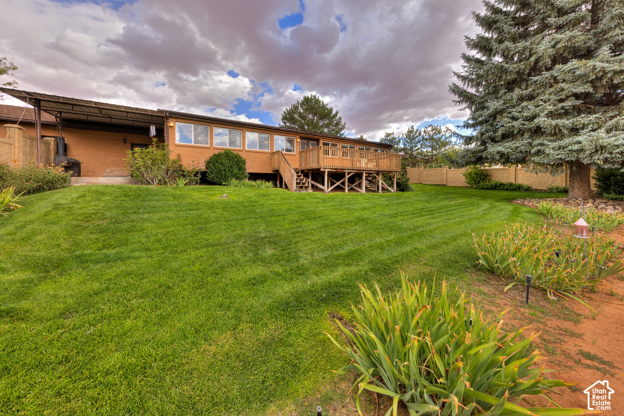 main property photo 40