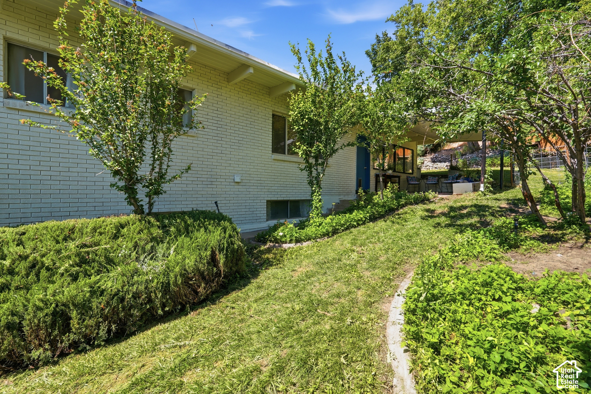 main property photo 25