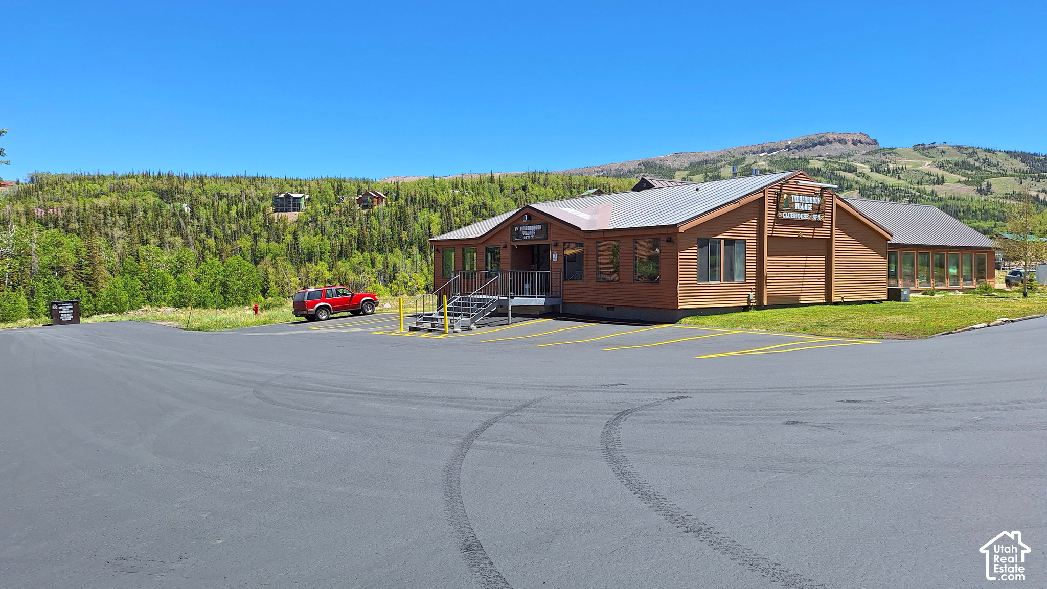 main property photo 37
