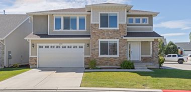 image of property with 7 Bed | 4 Bath | 3,526 Sqft