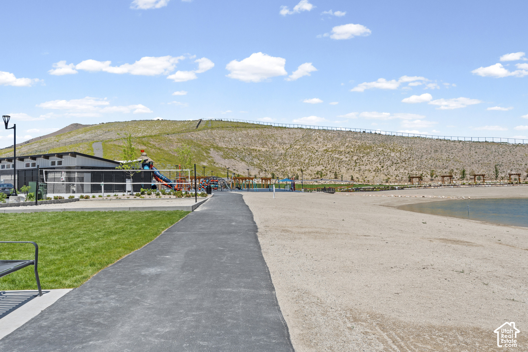 main property photo 6