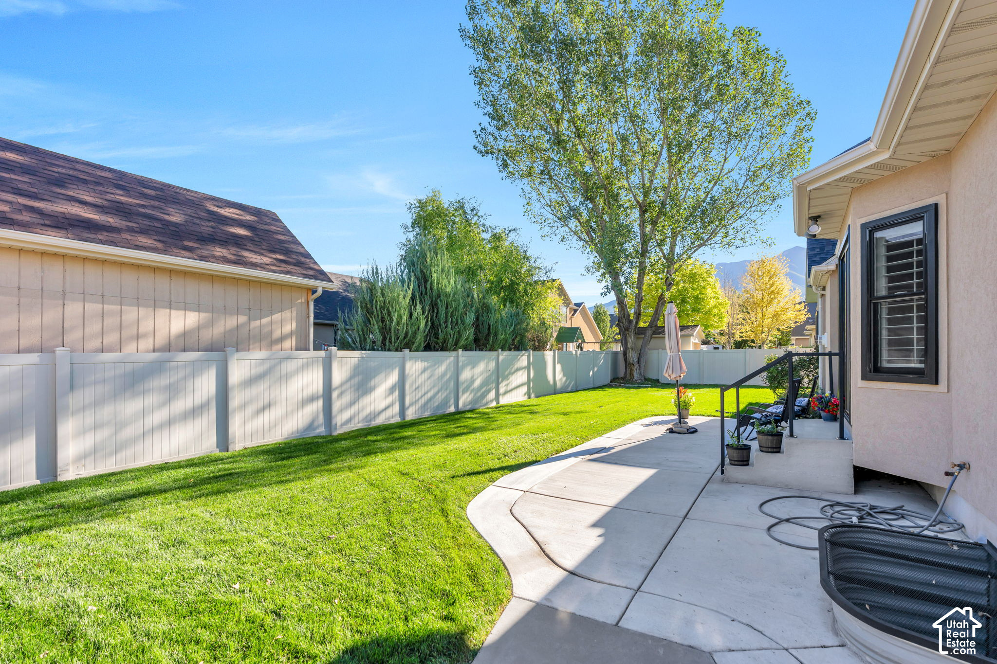 main property photo 25