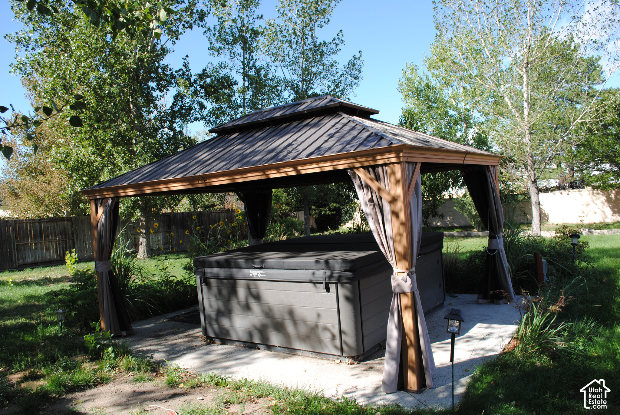 main property photo 41