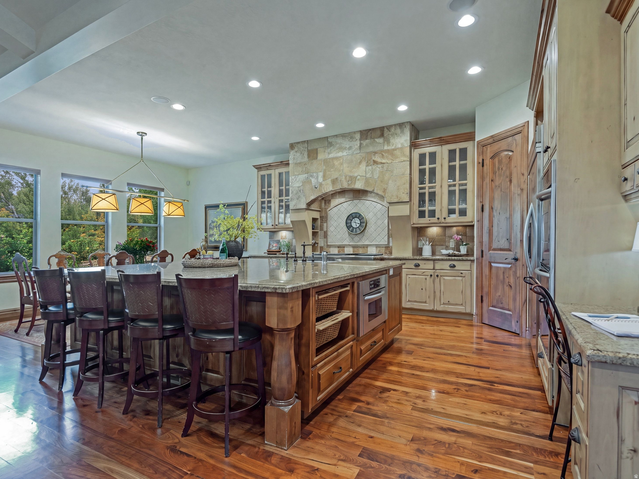 main property photo 19