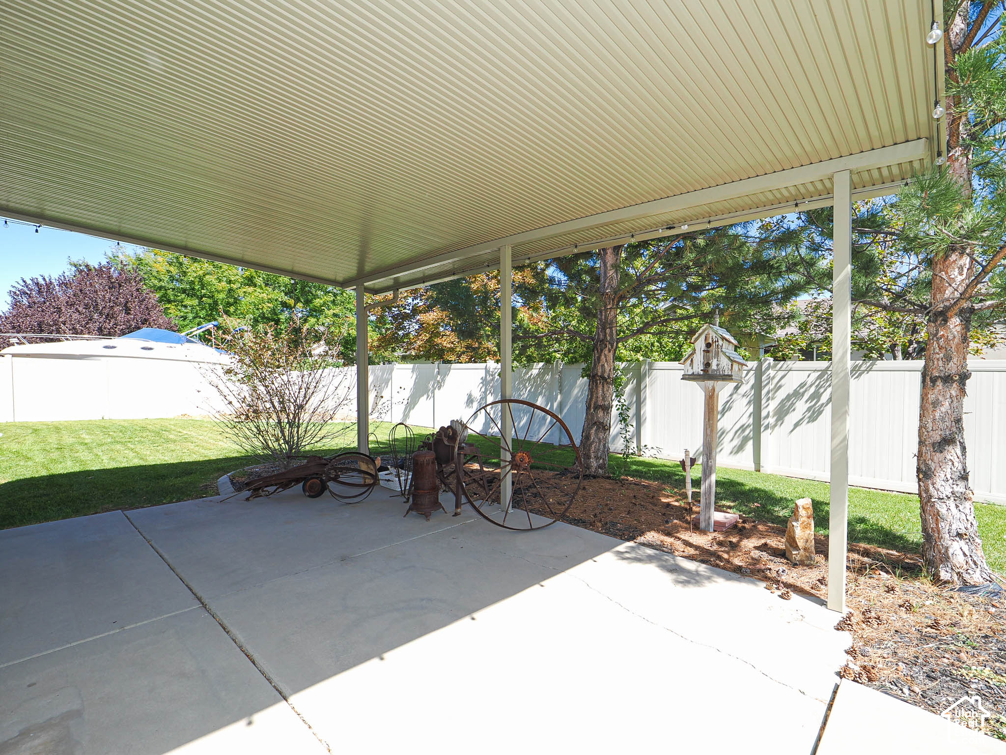 property viewer photo 36