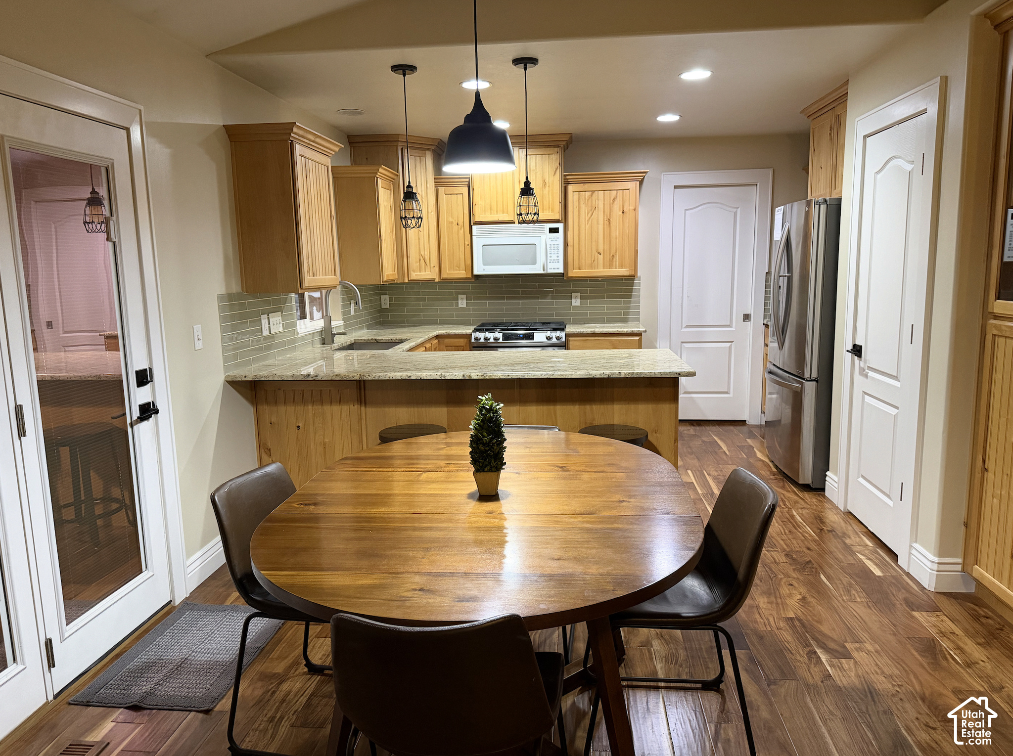 main property photo 5