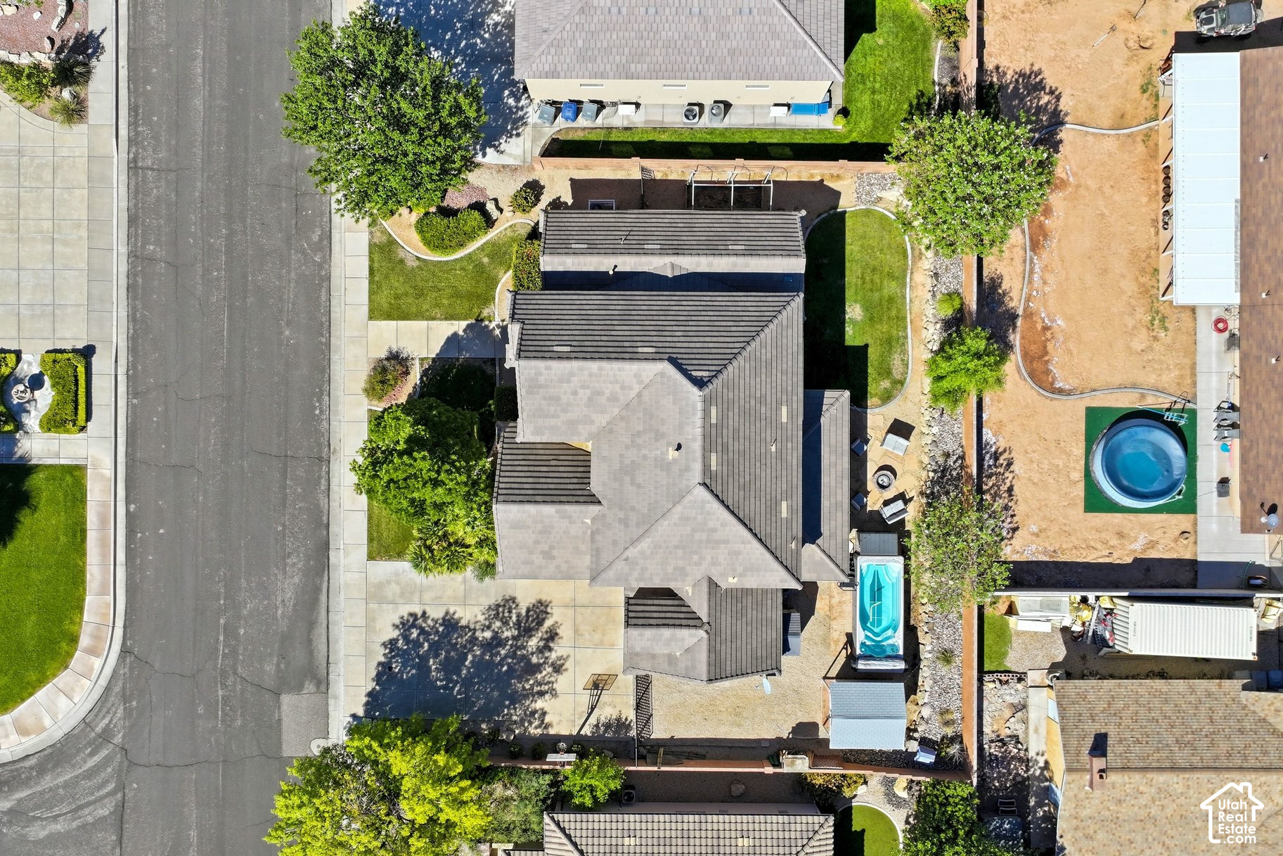 main property photo 9